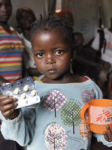 말라리아 치료제를 받은 어린이