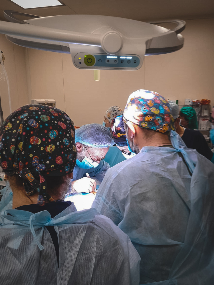 키이우 오흐마디트 병원 수술실의 국경없는의사회 혈관 외과의 마셜 레데크(Martial Ledecq). ©MSF