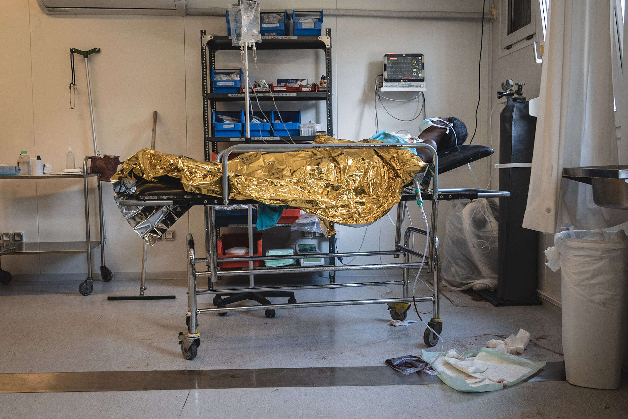 응급센터에 입원한 총상 환자. ©Pierre Fromentin/MSF