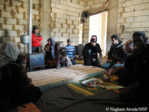 레바논에 피난한 시리아 난민들. 이 곳에 성인5명과 아동 23명이 함께 거주하고있다.