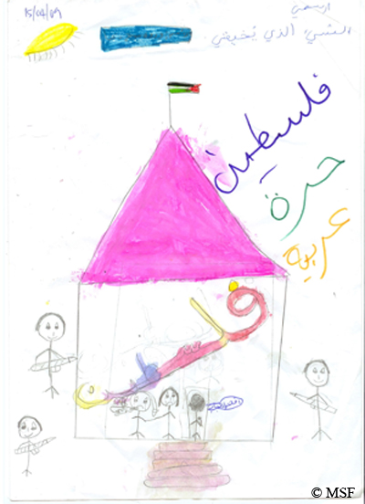 심리치료 과정에서 아이들이 그린 그림: 웃으며 공격하는 자들과 집 안에서 울고 있는 본인과 가족