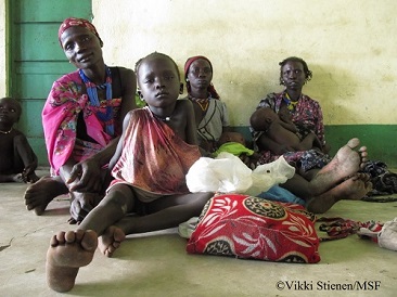 국경없는의사회 진료소에서 치료받고 있는 환자들 ©Vikki Stienen/ MSF