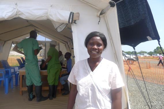 에볼라를 이겨내고 몬로비아 엘와 3 치료센터에서 상담사로 활동 중인 살로메 ⓒAdolphus Mawolo/MSF