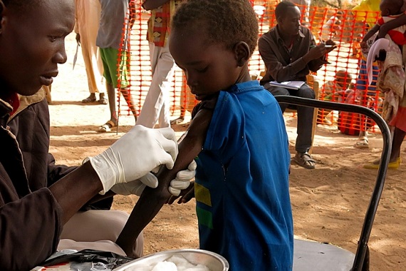 아웨일 노스 지역에서 피난민 아동들을 위해 푸르 아콘 캠프에서 진행한 홍역 백신 캠페인.  지금까지 총 533명의 아동이 예방접종을 받았다. ©Karin Ekholm/MSF