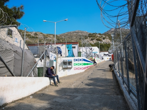 EU-터키 협정: 1년 후, 건강을 대가로 치르고 있는 이주민들과 망명 신청자들