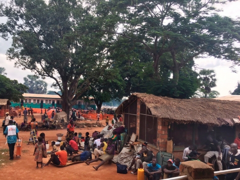 중앙아프리카공화국: 폭력사태로 인해 지역민 1만 명 바탕가포 병원에서 취침