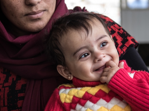 이라크 도미즈 난민캠프에 위치한 국경없는의사회 산부인과 진료소에서 치료를 받은 아동의 모습 ⓒMSF220822