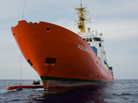 지중해: 이탈리아, 아쿠아리우스 호의 구조 활동 막으려 파나마 압박