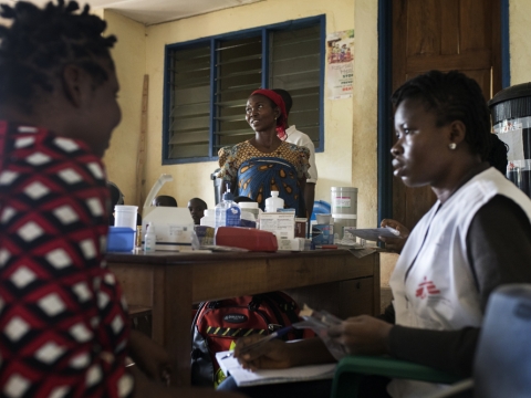 나이지리아 남부 크로스리버 주에서 국경없는의사회가 지원하는 아마나 진료소 ⓒAlbert Masias