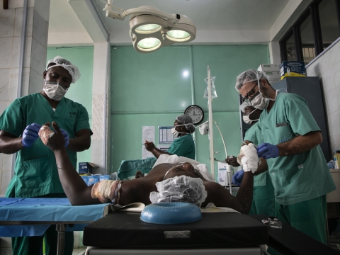 카메룬: 바멘다 국경없는의사회 병원 24시