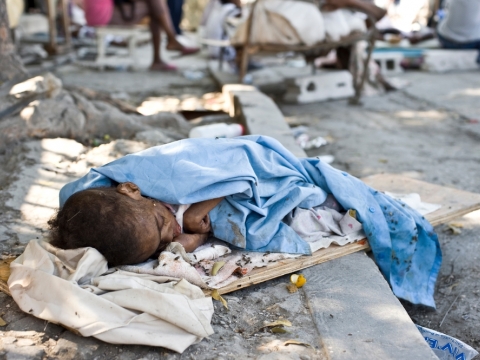 아이티: 대지진 10년 후 – 붕괴 위험에 처한 아이티의 보건 체계
