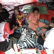 2018년 12월 25일, 국경없는의사회 팀이 카리타의 이재민 쉼터를 방문했다. ⓒMUHAMMAD SURYANDI/MSF